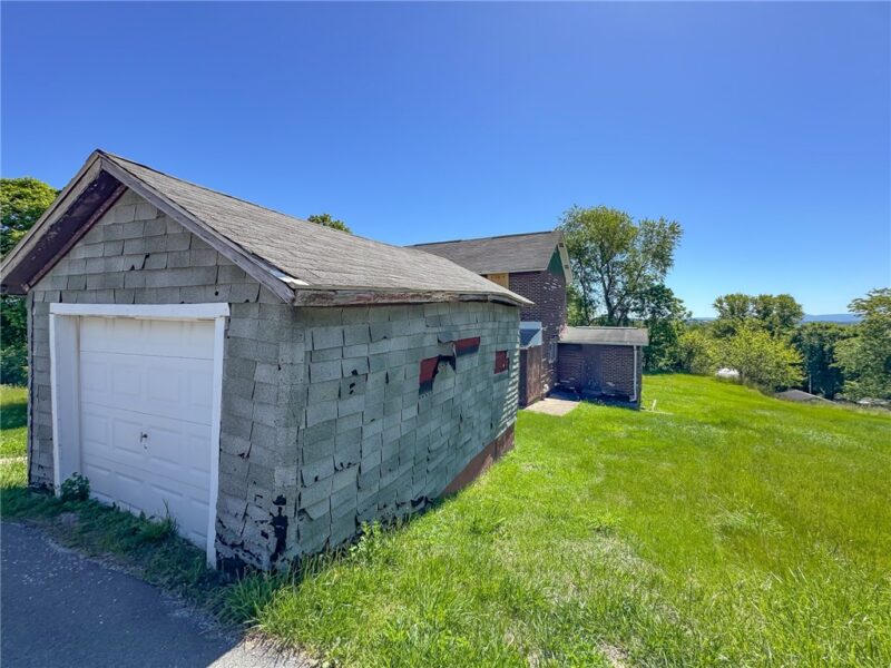 605 Maple St — photo 8