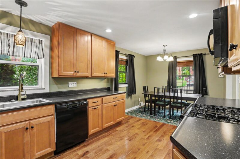 21 Leon Rd — photo 6