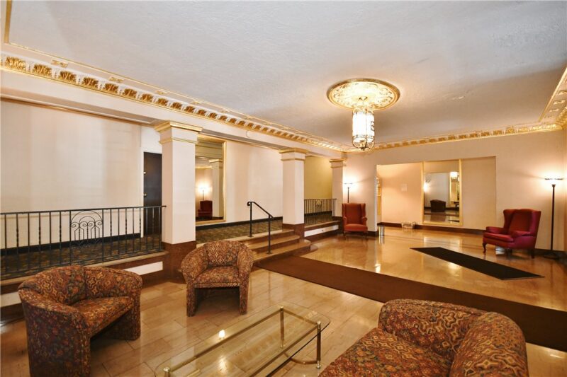 372 S Highland Ave 102 — photo 3