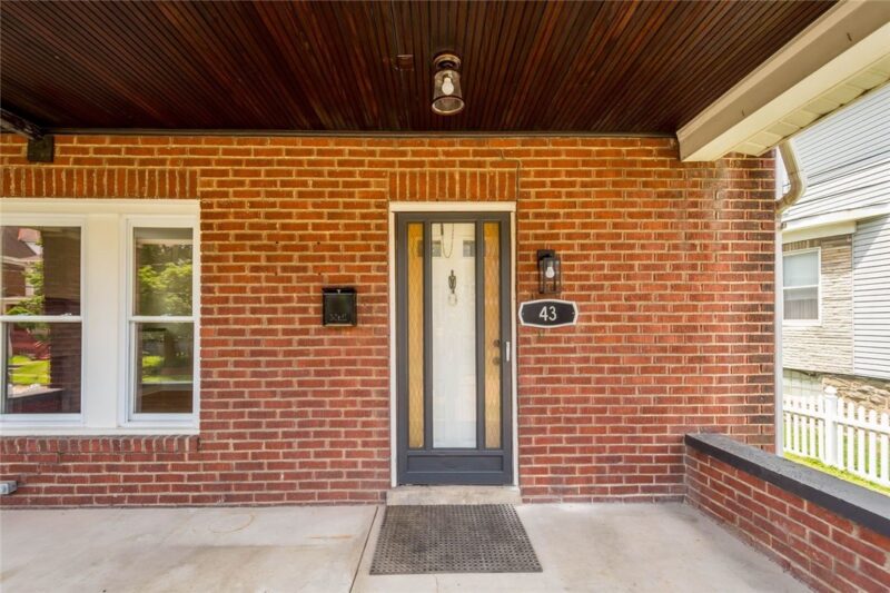 43 Evans Avenue — photo 2