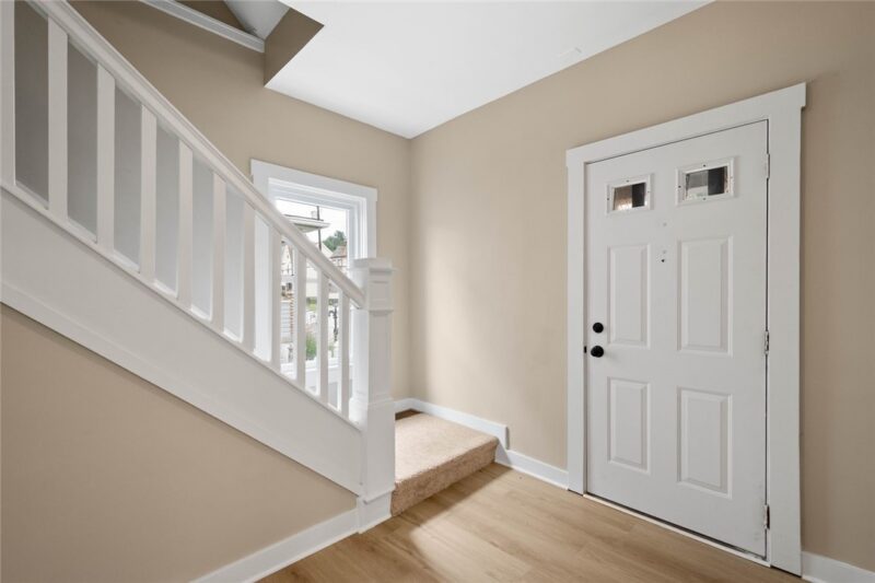 43 Evans Avenue — photo 3