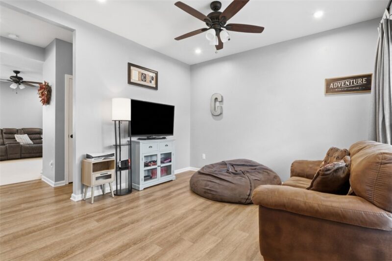1024 Blackhawk Dr — photo 4