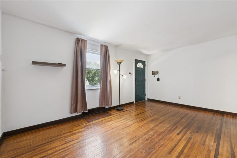 3477 York — photo 3