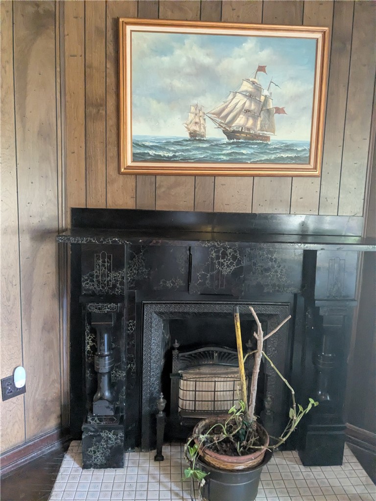 200 S Walnut St — photo 5