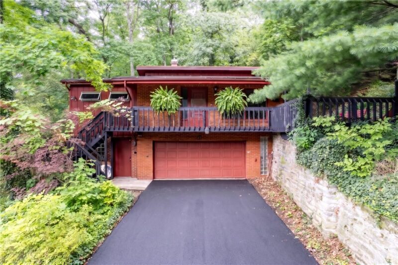 486 Woodlawn Ave — photo 2