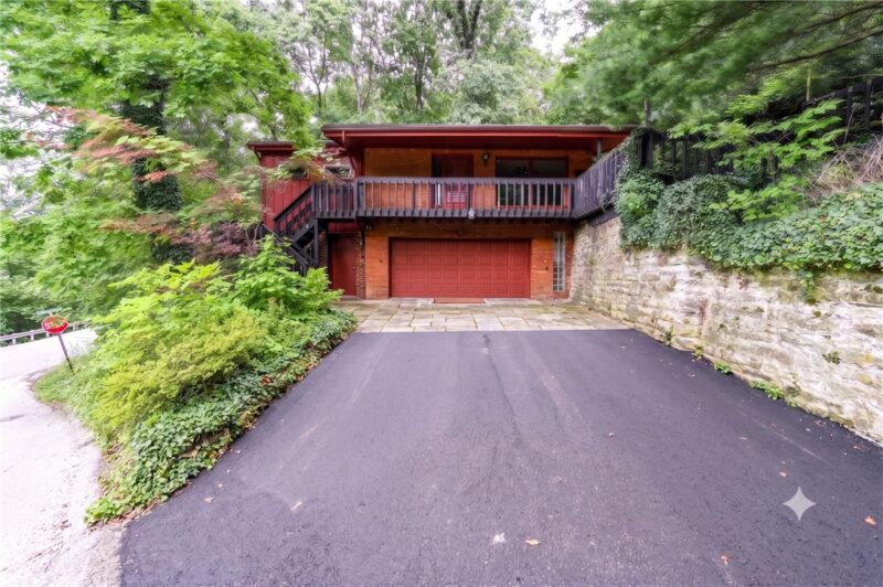 486 Woodlawn Ave — photo 3