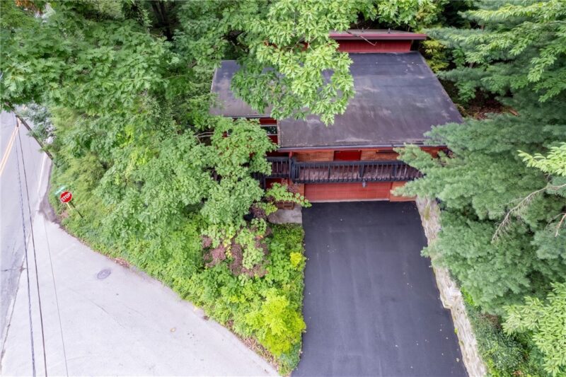 486 Woodlawn Ave — photo 4