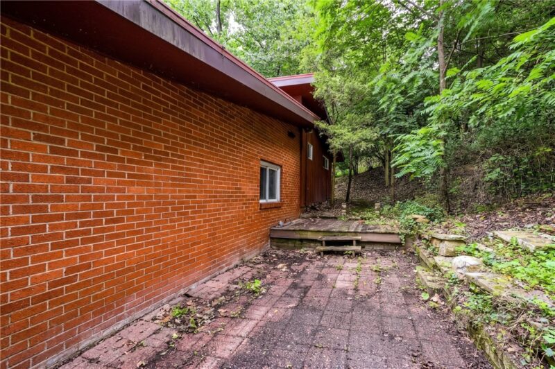 486 Woodlawn Ave — photo 8