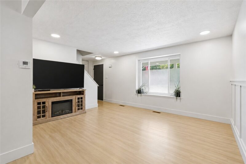 203 Lochinver Dr — photo 5