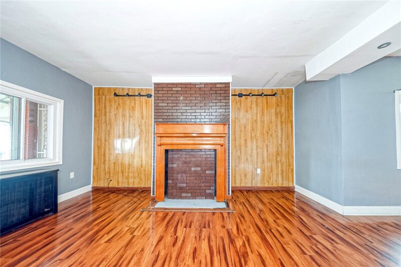 917 Robinson St — photo 5