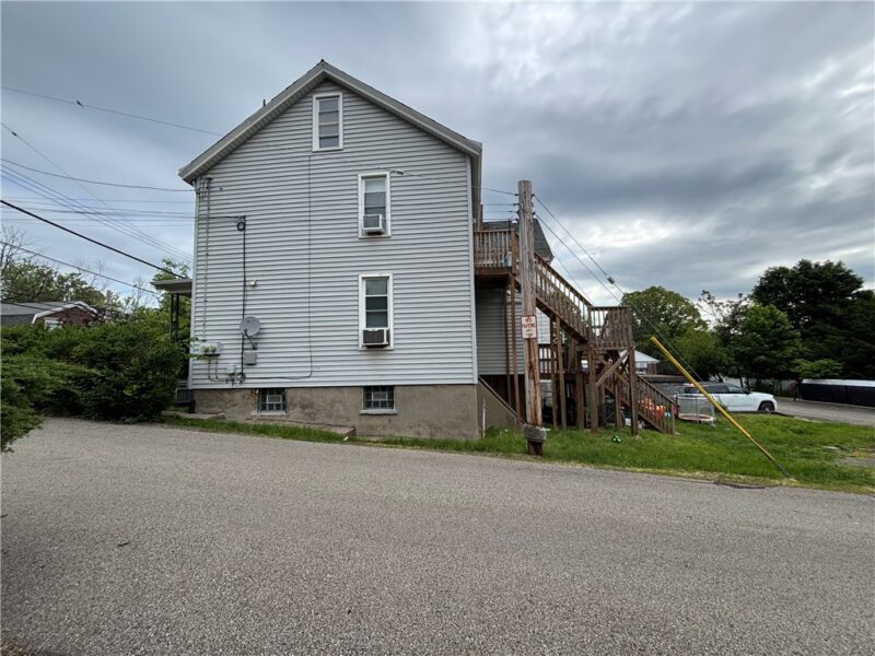 1031 Tyndall St — photo 4