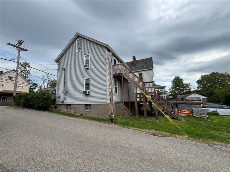 1031 Tyndall St — photo 5