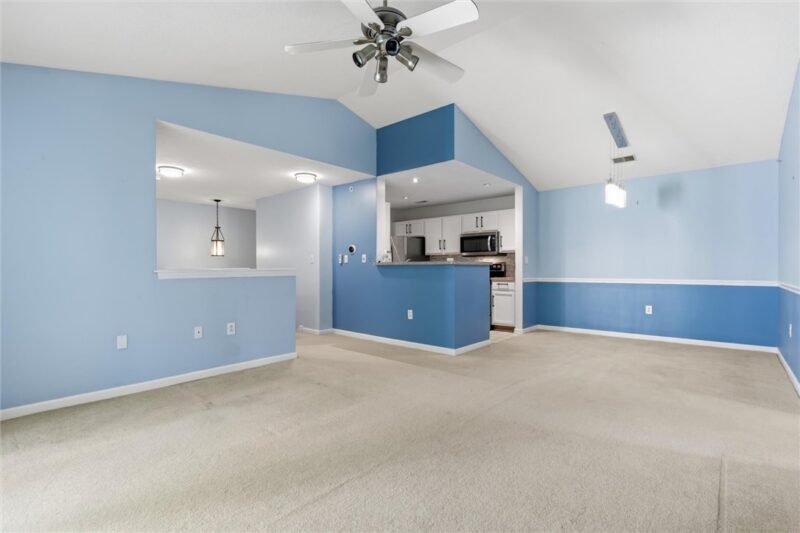 2202 Lenox Oval — photo 2