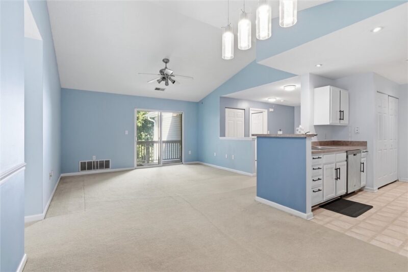 2202 Lenox Oval — photo 5