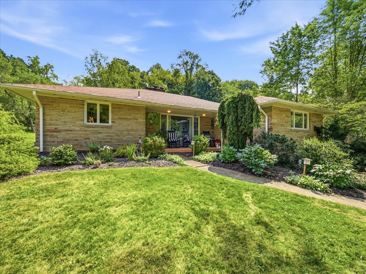9506 Springfield Drive — photo 1