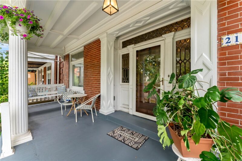 212 Elm St — photo 3