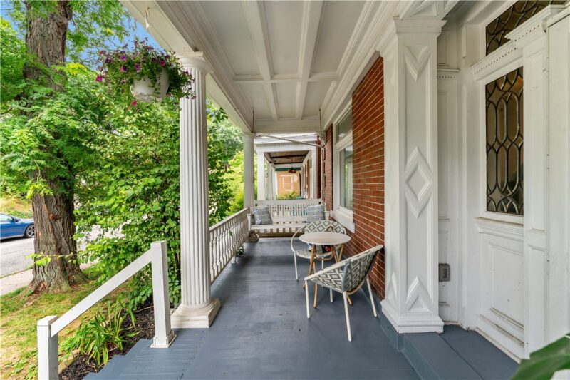 212 Elm St — photo 4