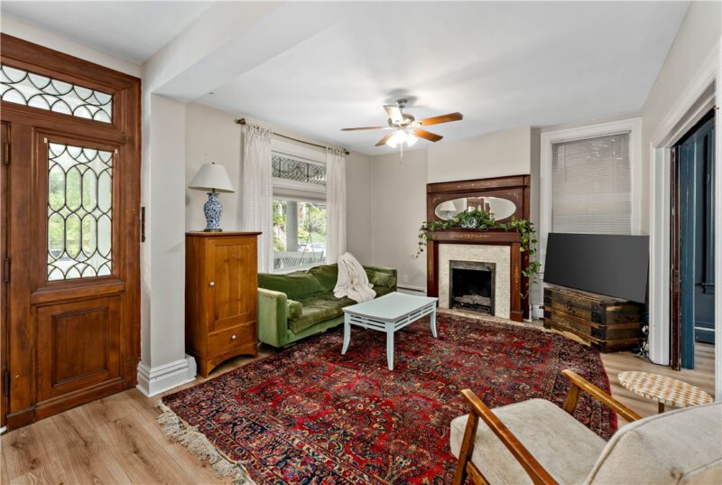 212 Elm St — photo 8