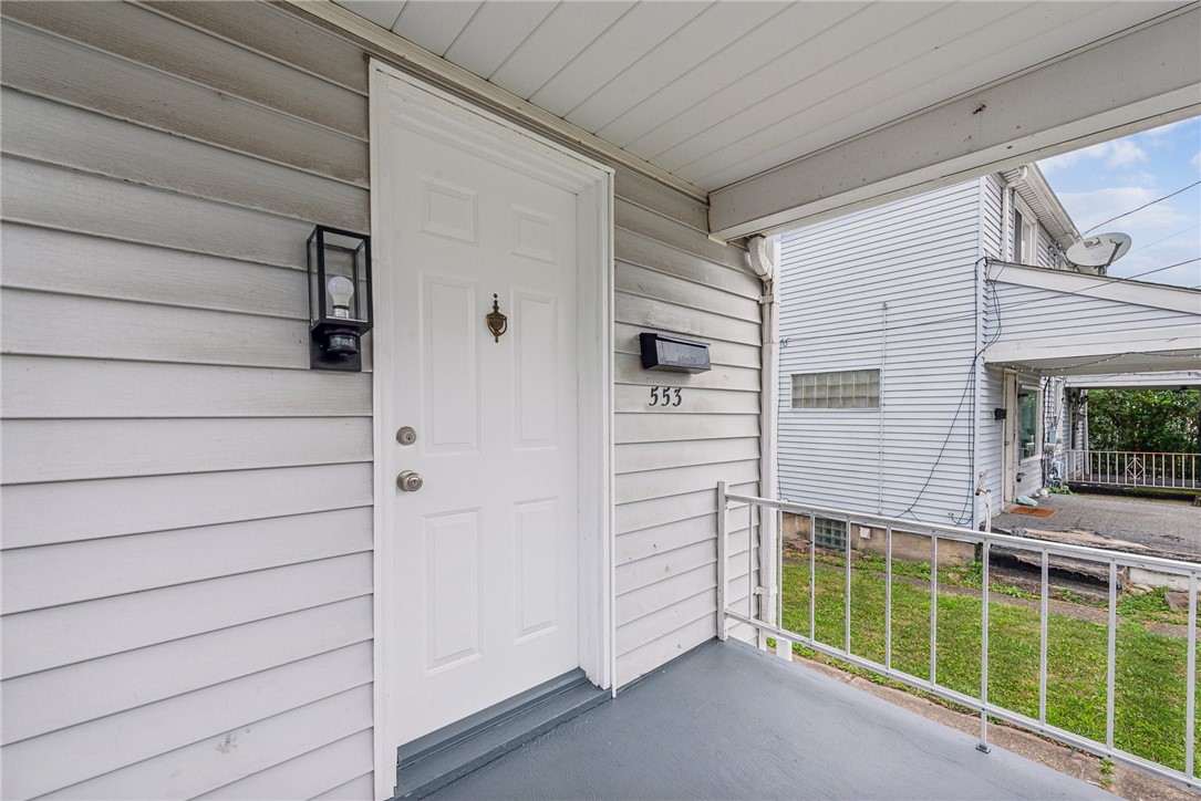 553 Farnsworth — photo 1