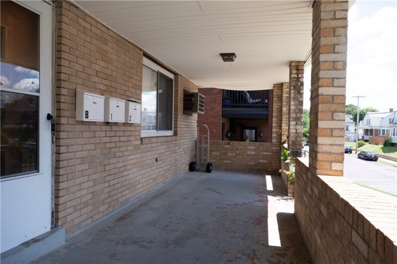 204 Teece Ave — photo 2