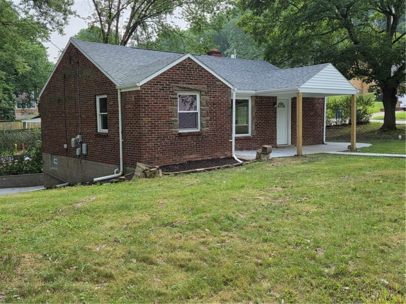 745 Macfarlane Dr — photo 3