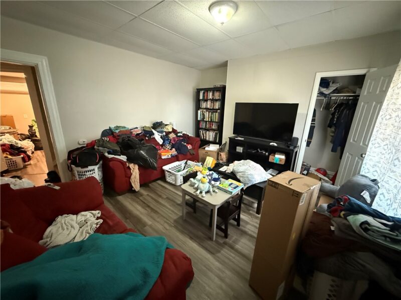 1230 Goe Ave — photo 4