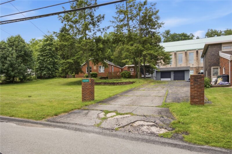 1664 Fawcett Ave — photo 3