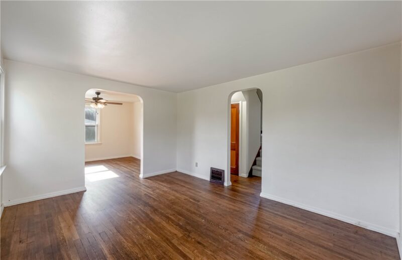 216 Bettis — photo 3