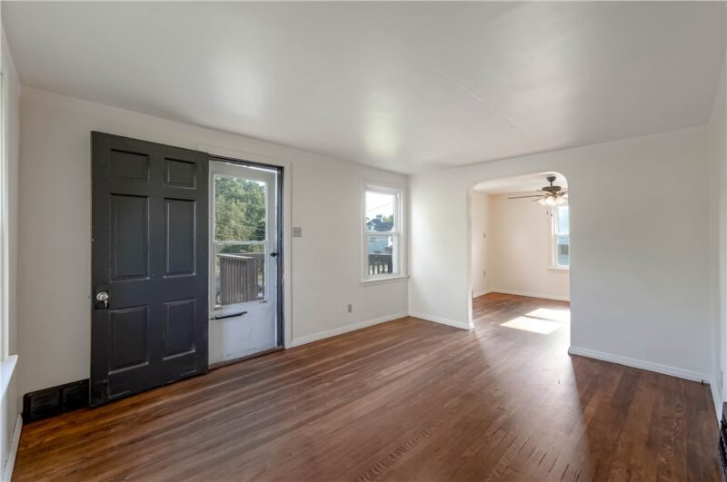 216 Bettis — photo 4