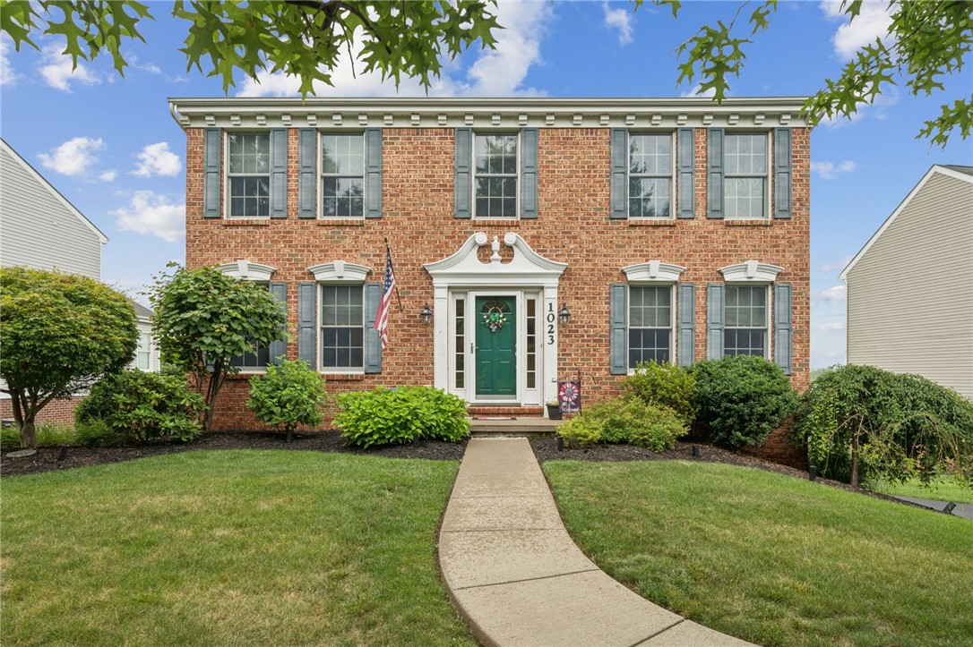 1023 Mayfair Dr — photo 1