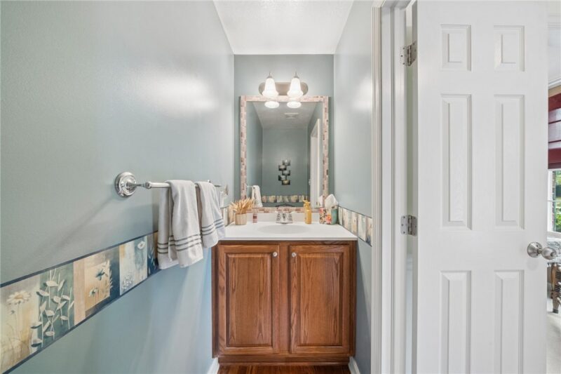 1023 Mayfair Dr — photo 6