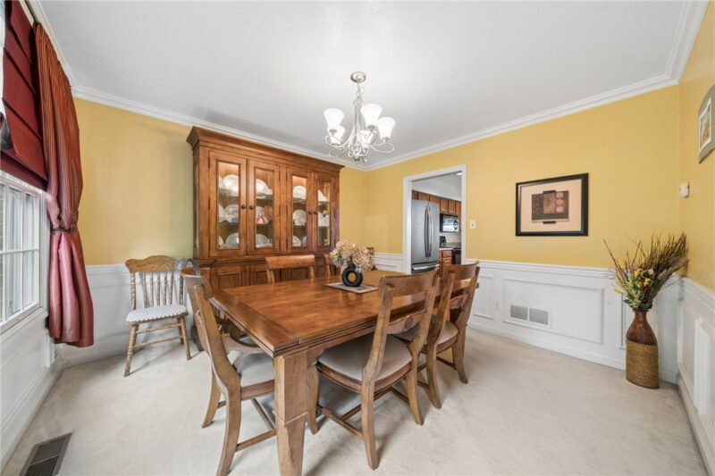1023 Mayfair Dr — photo 7