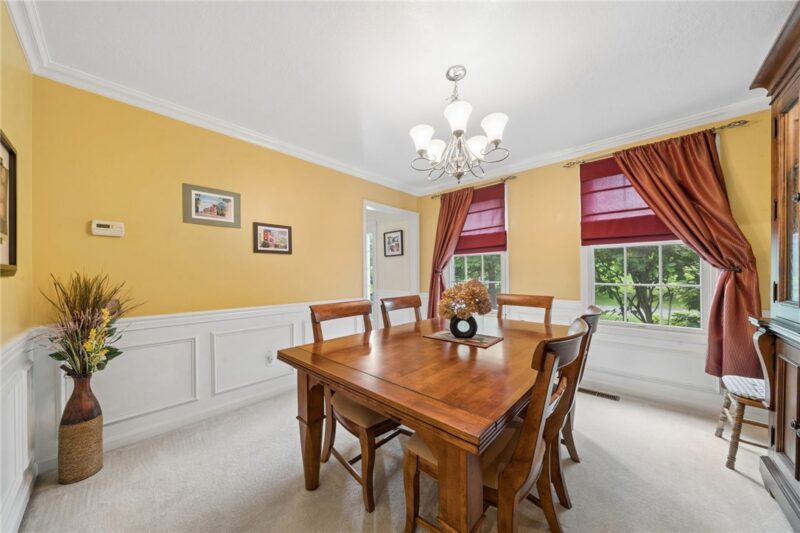 1023 Mayfair Dr — photo 8