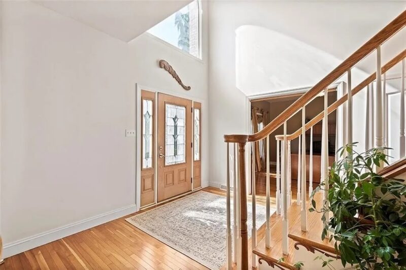 142 JAMES PLACE — photo 3