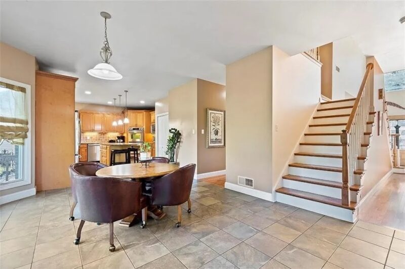 142 JAMES PLACE — photo 8