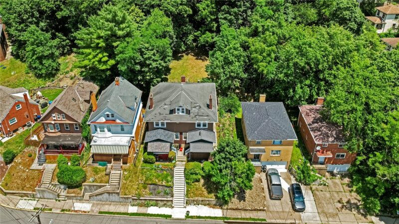 554 Forest Ave — photo 2
