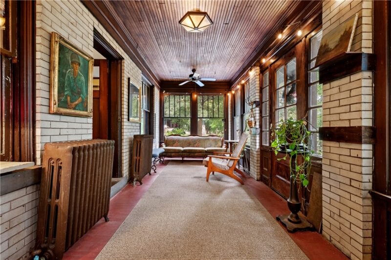 137 Elmore Rd — photo 4