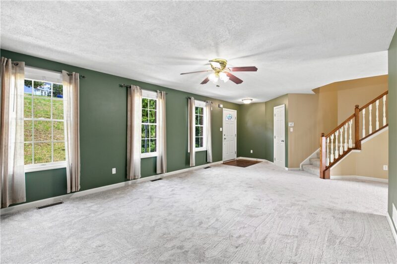 104 Castle View Dr — photo 5