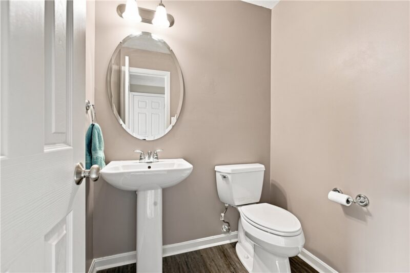 104 Castle View Dr — photo 6