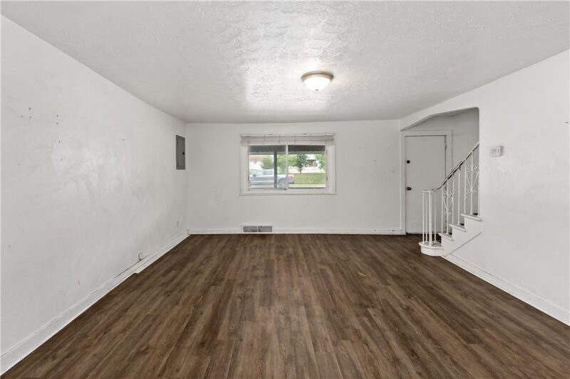 603 W Main St — photo 3