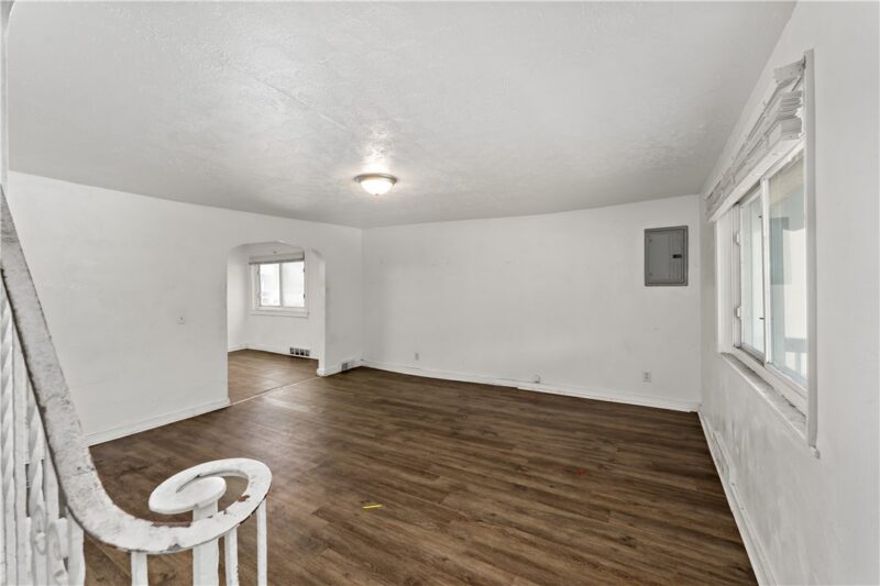 603 W Main St — photo 4