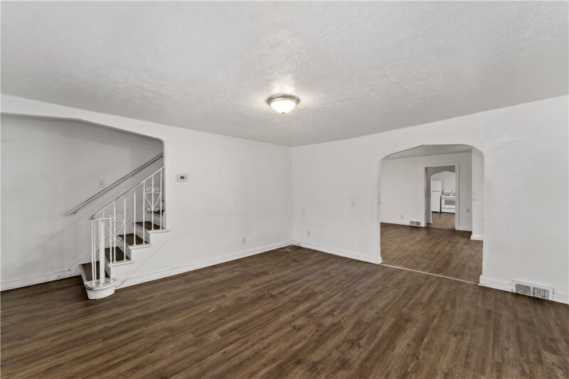 603 W Main St — photo 6