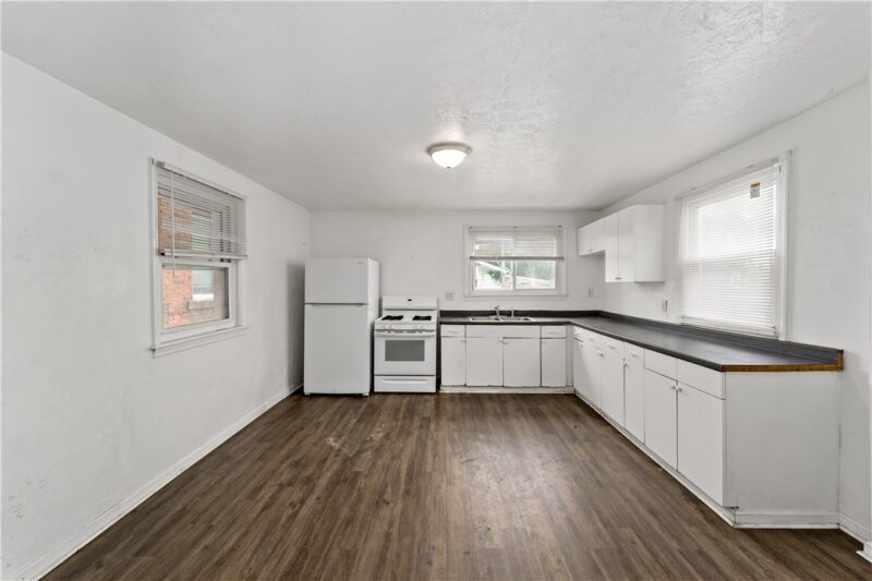 603 W Main St — photo 8