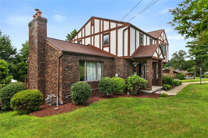 120 Larchfield Drive — photo 3