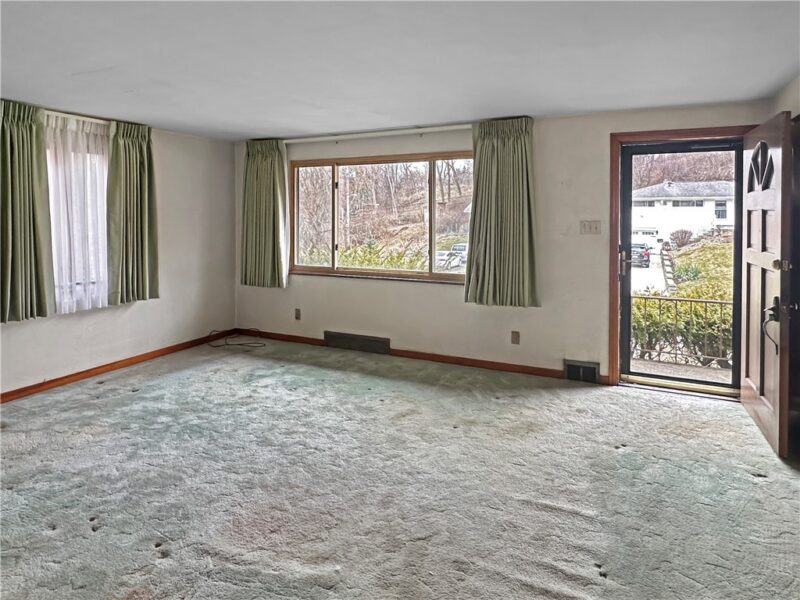 169 Cherrydell Dr — photo 2