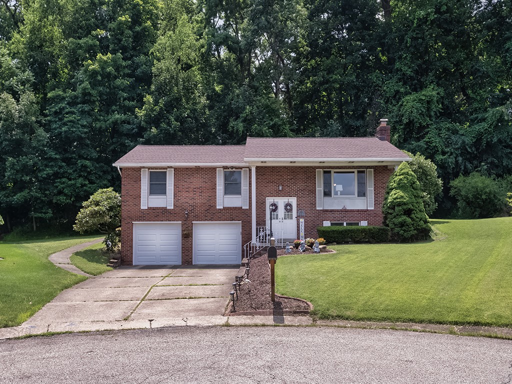 201 Falcon Ridge Drive — photo 1
