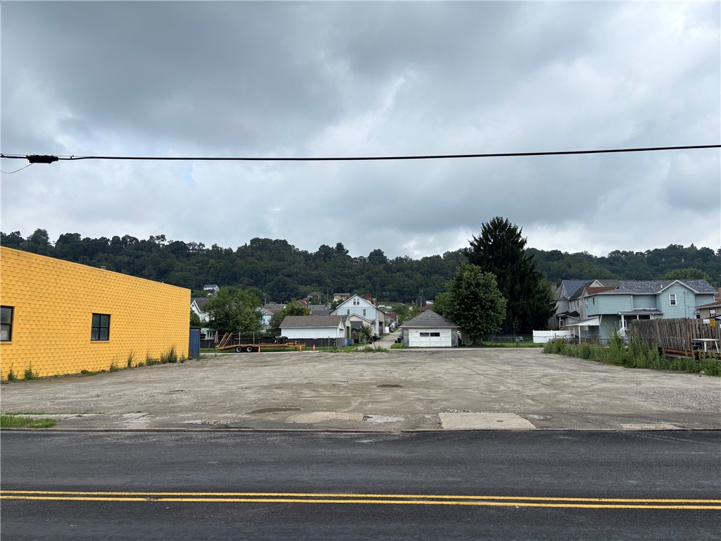 2813 Walnut St — photo 1