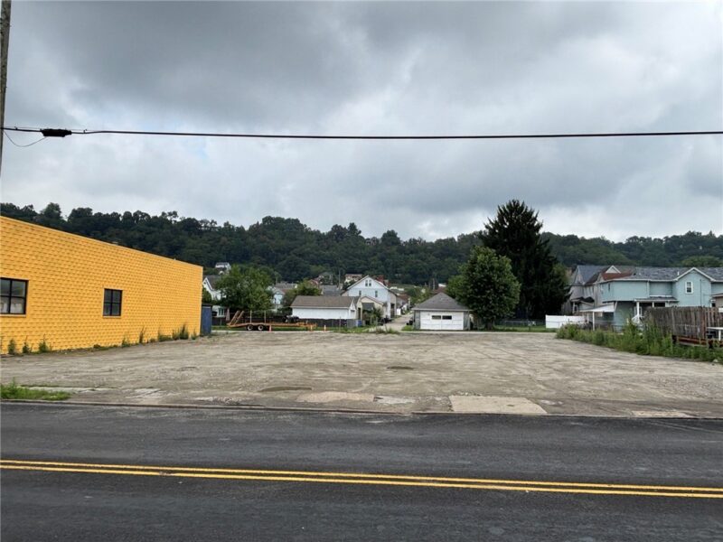 2813 Walnut St — photo 2