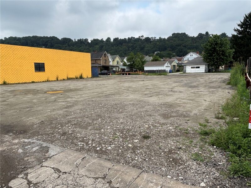 2813 Walnut St — photo 3