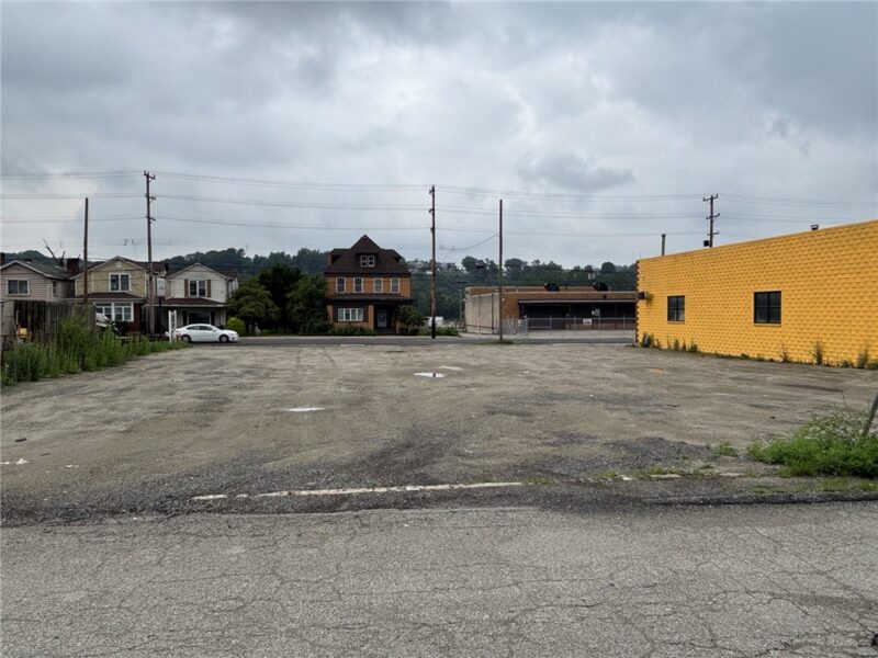 2813 Walnut St — photo 4